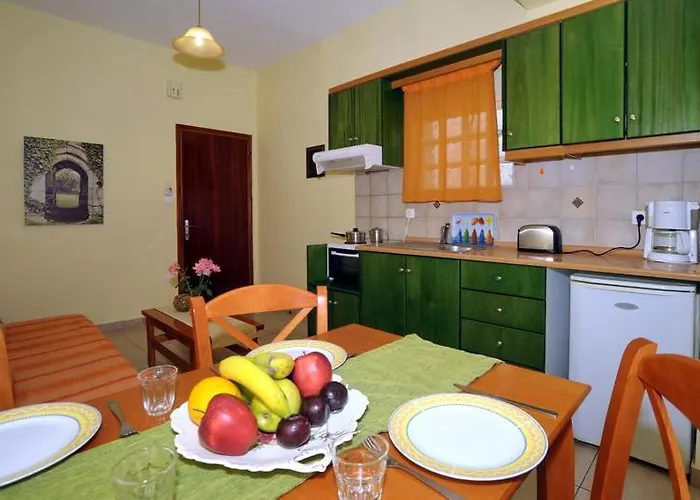 Aparthotel Lola's 3 *