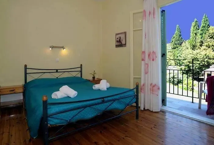 Aparthotel Lola's 3 Dassia (Corfu)