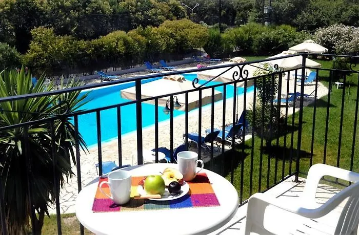 Aparthotel Lola's 3 Dassia (Corfu)