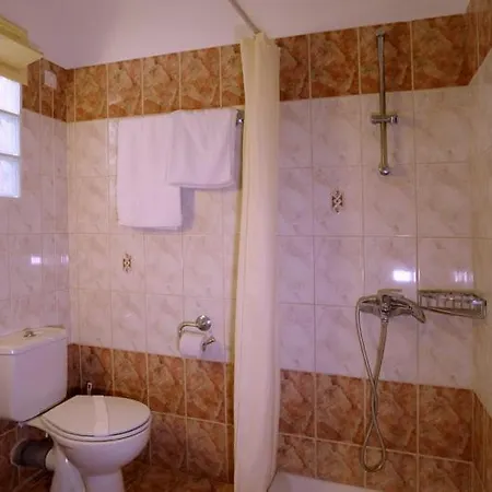 Lola's 3 Lejlighedshotel *