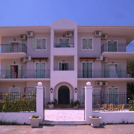 Appart hôtel Lola's 3 Dassia (Corfu)